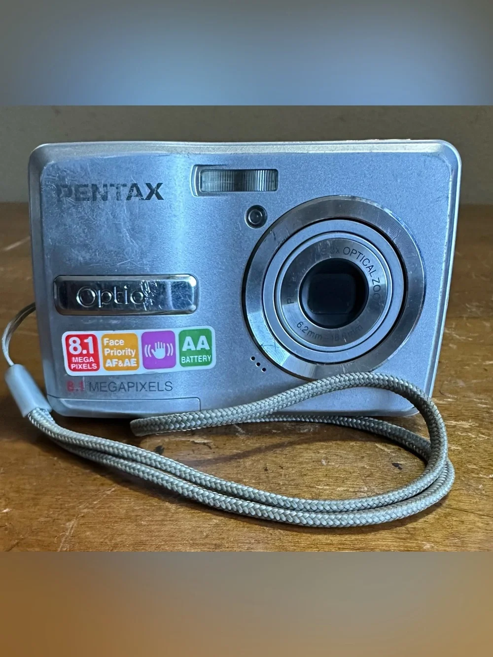 Pentax Optio E40 8.1MP Compact Point & Shoot Digital Camera